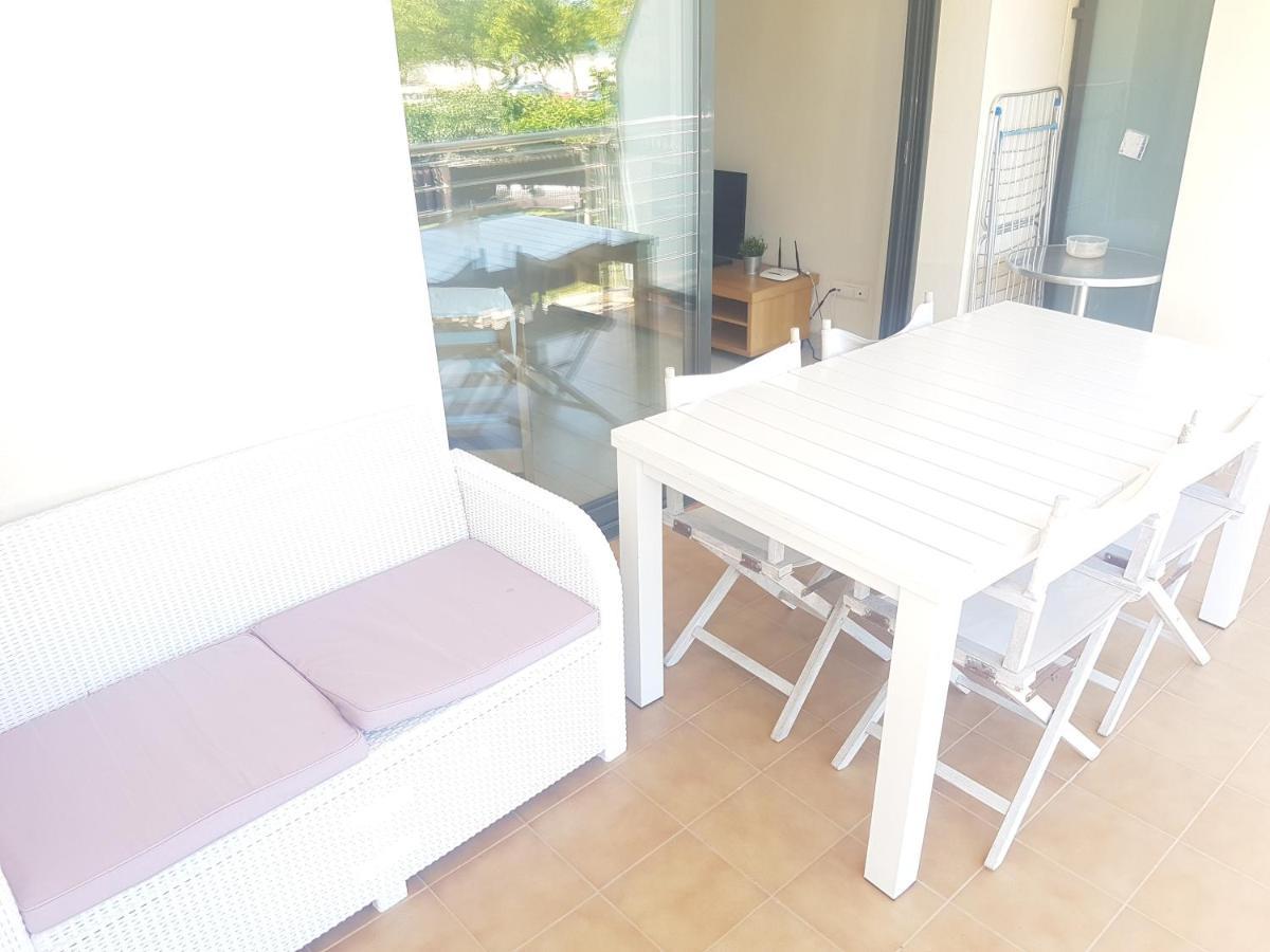 Beautiful Apartment 75M2 With View At The Beach, Pool, Parking Roses Exterior photo