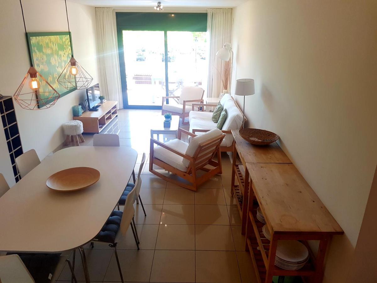 Beautiful Apartment 75M2 With View At The Beach, Pool, Parking Roses Exterior photo