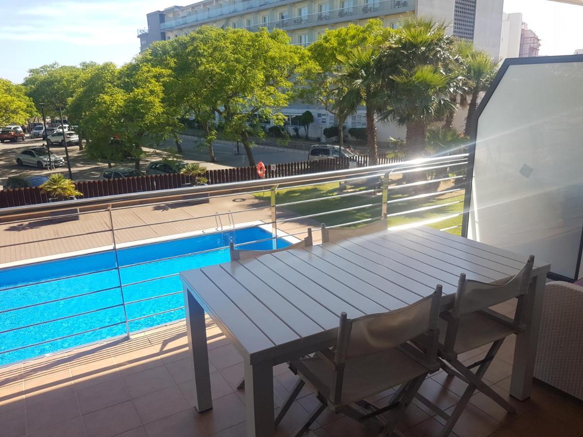Beautiful Apartment 75M2 With View At The Beach, Pool, Parking Roses Exterior photo