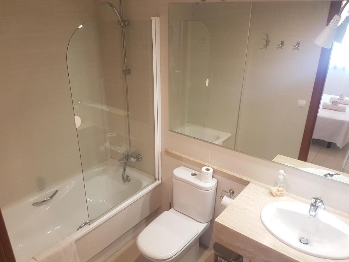 Beautiful Apartment 75M2 With View At The Beach, Pool, Parking Roses Exterior photo