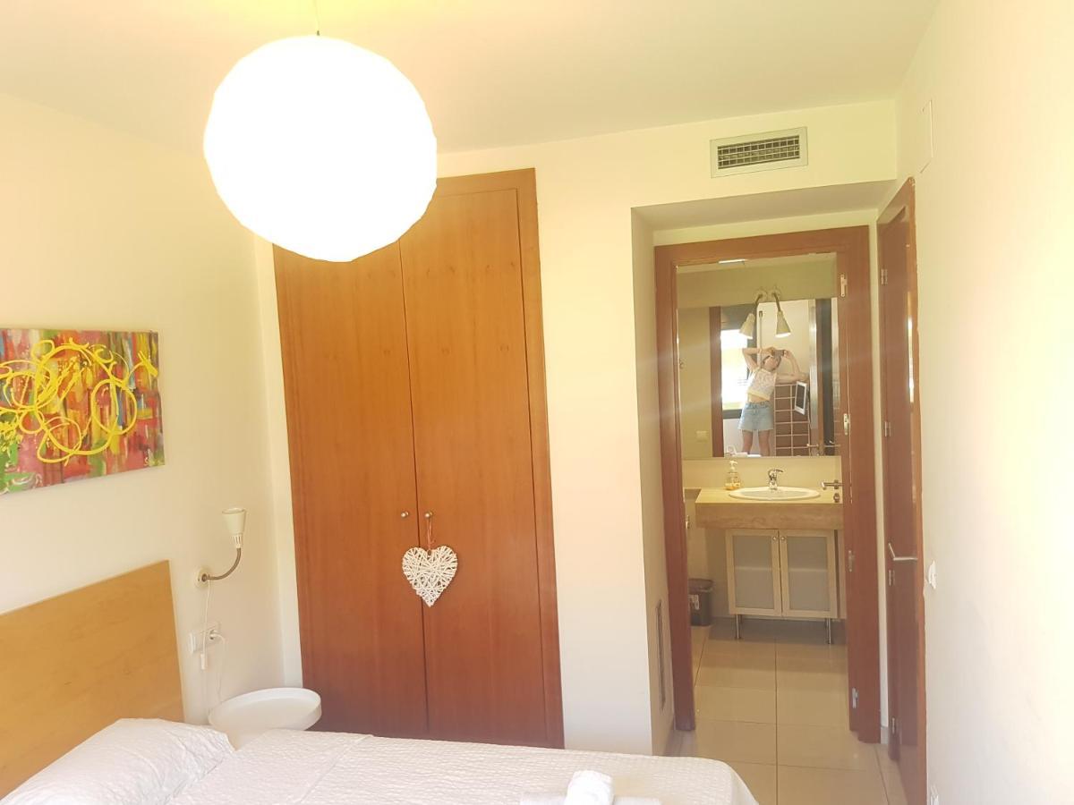 Beautiful Apartment 75M2 With View At The Beach, Pool, Parking Roses Exterior photo